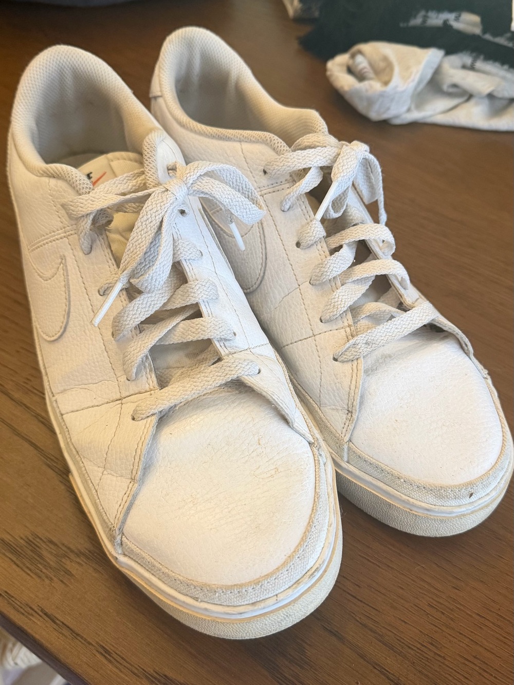 Nike White Men's Low-Top Leather Sneakers